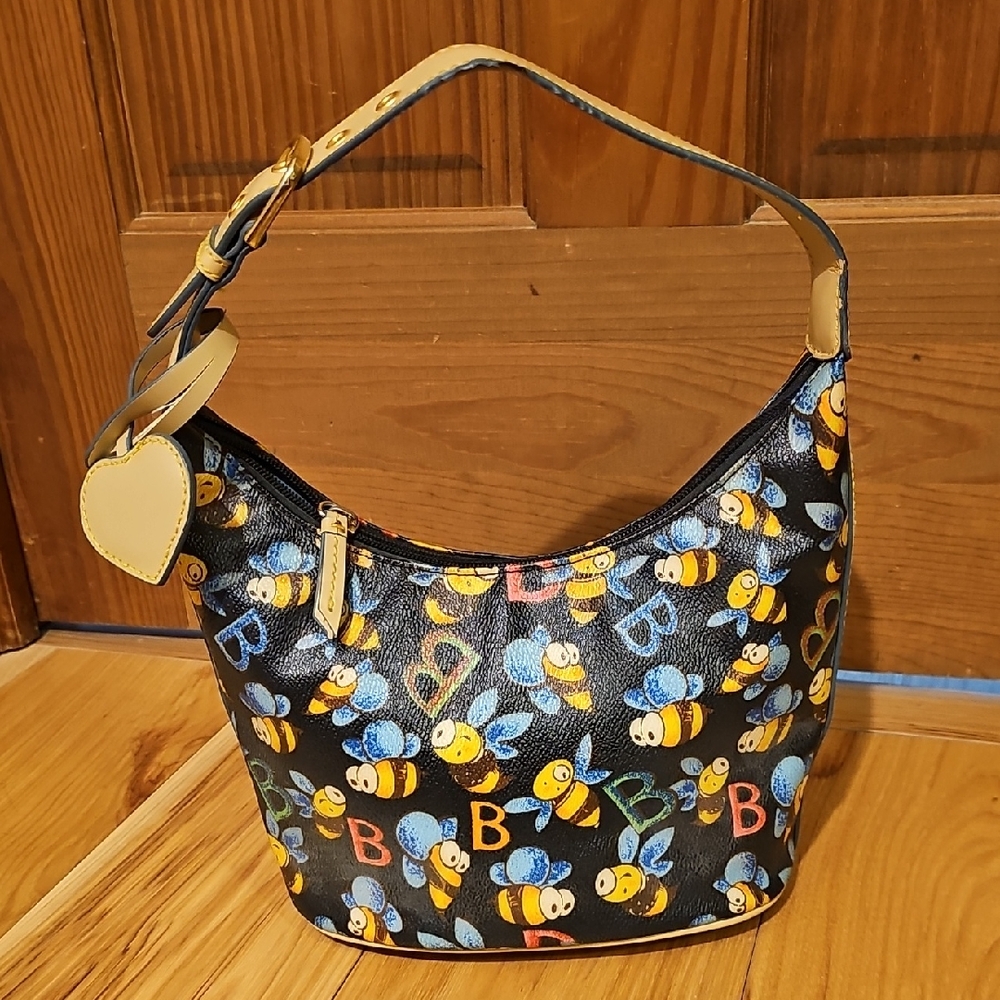 Adorable Bee Patterned Black Handbag - image 1